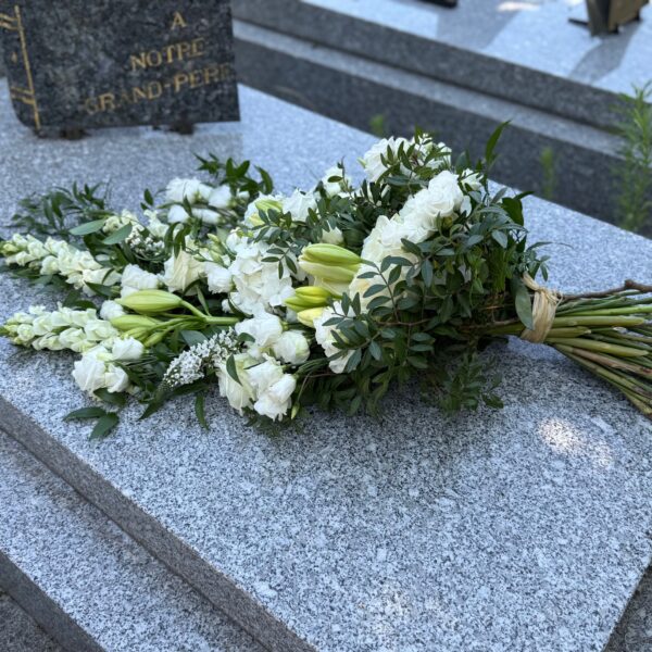 GERBE DE FLEURS BLANCHES